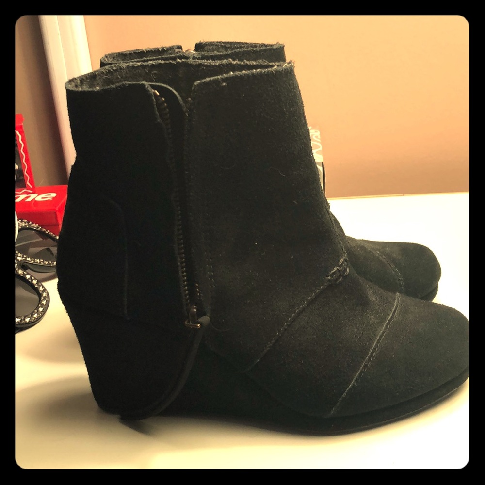 TOMS black suede bootie wedges size 7.5 Worn 2x!